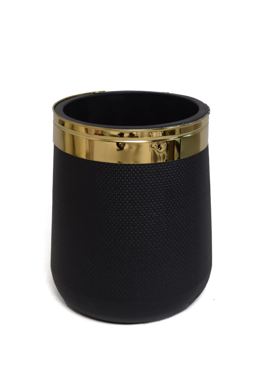 Golden Luxe Planter – Black (Plastic, 19 inch)