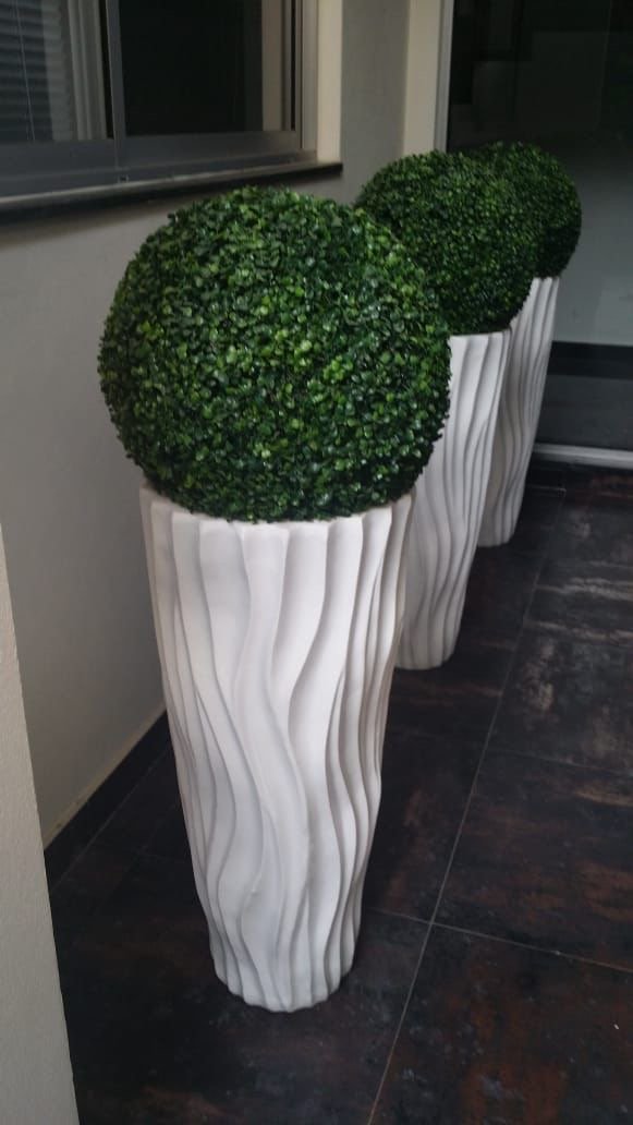 Grassball with ripple Fiberglass planter 4.5 feet - Image 3