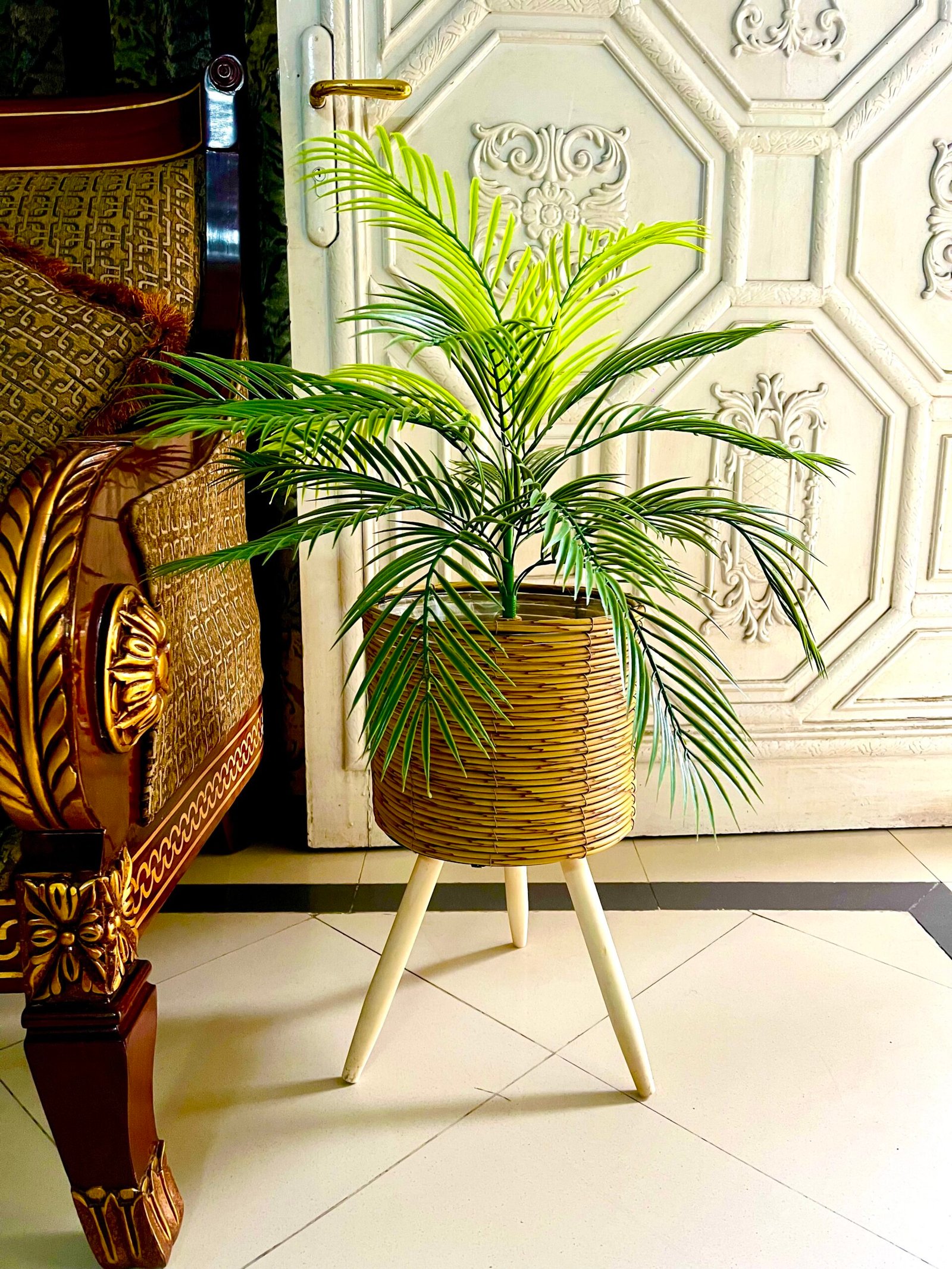 Fish palm with tripod planter 2.69 feet
