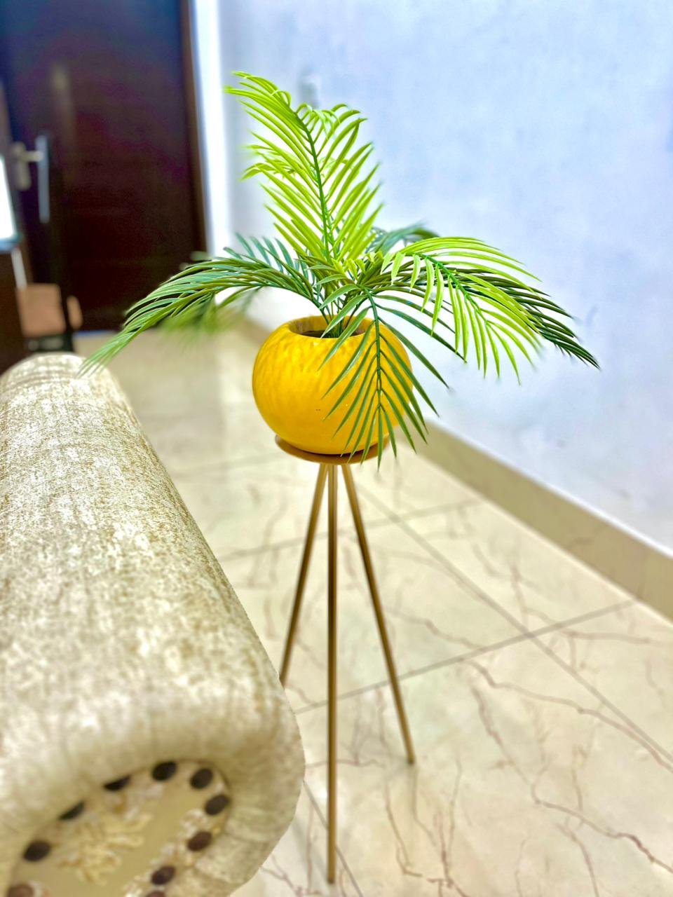 Amber Orb Palm Stand - Image 3