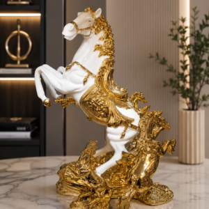 Royal Majesty Horse Showpiece
