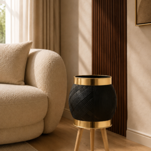 Luna Black Planter